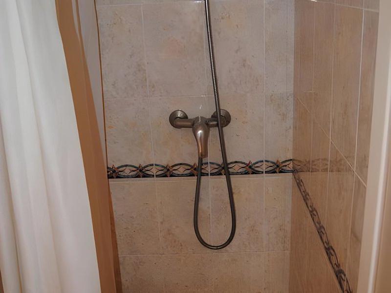 1E64153F9ECB31FB6A2D7296DAD7B30A