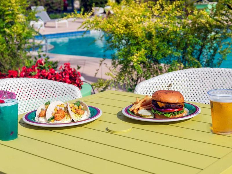 E37D2228F43CEAD1641B6F4614DD381C