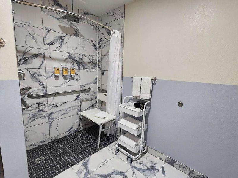 C0357BF12B8B9EC3B271E498D5F5549E