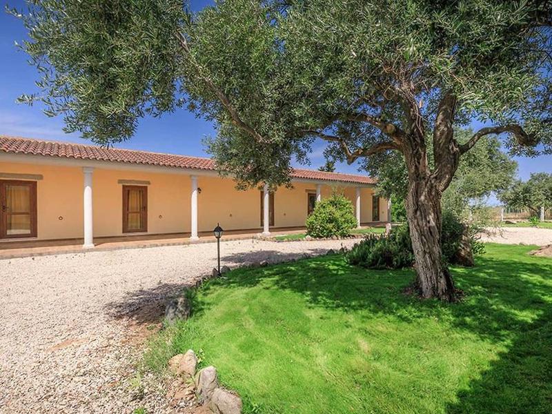 FF2EE8CA2544B3157333EEA16E785A33