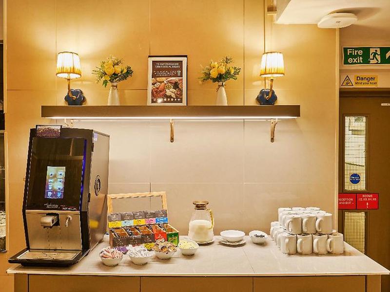 9306563AF5D3BEA5FF9A8DFB452C4C1F