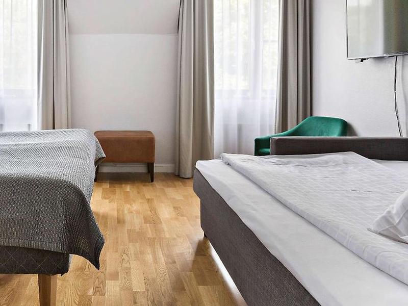 B099ECAC2560E88B7A08ED1E25379FE8