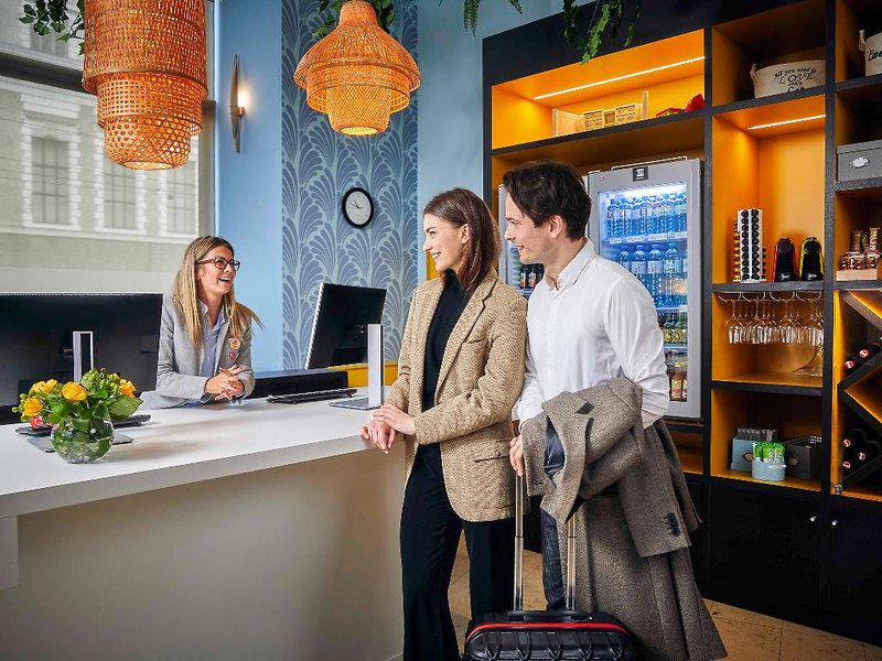 E8D47881FE352A11B7A6BA6747AA9EF9