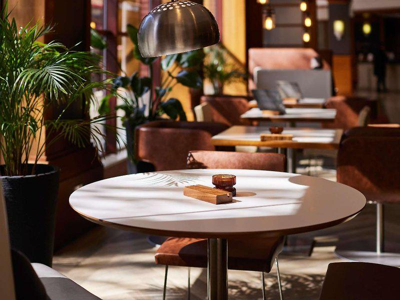 1DD6F4954A35EDB7CB85F40095CB370B