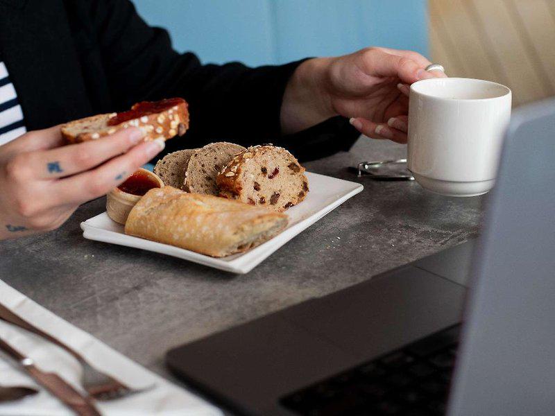 E28FA3F6D54ADFD3C3A7A8AAA69C5CCC