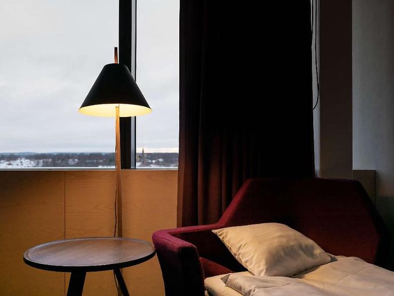 E34DF19B0F2EED56C4263107DD6D2231