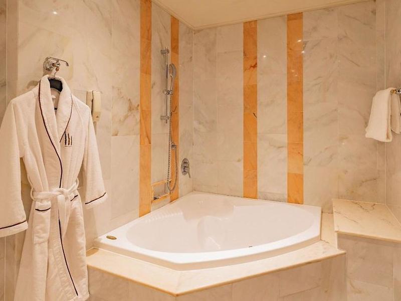 DA3BB9C3AA1FCBC440B3F5B374976B76