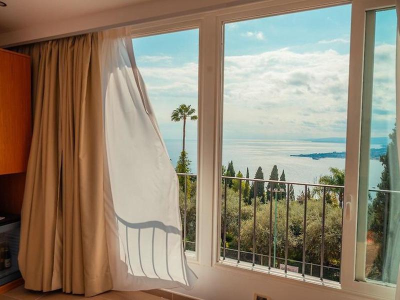 4FFC6BAB0EC590EB1BB5AD4BFA481D26