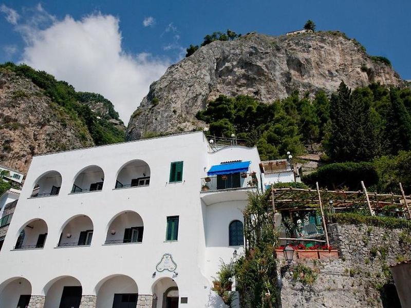 B1E3227AAC65E0EBF9EF919EC113E87D