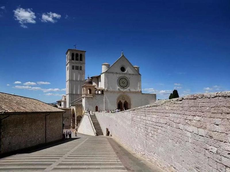 099CED5BCF1984EA0FE466BE363AC260