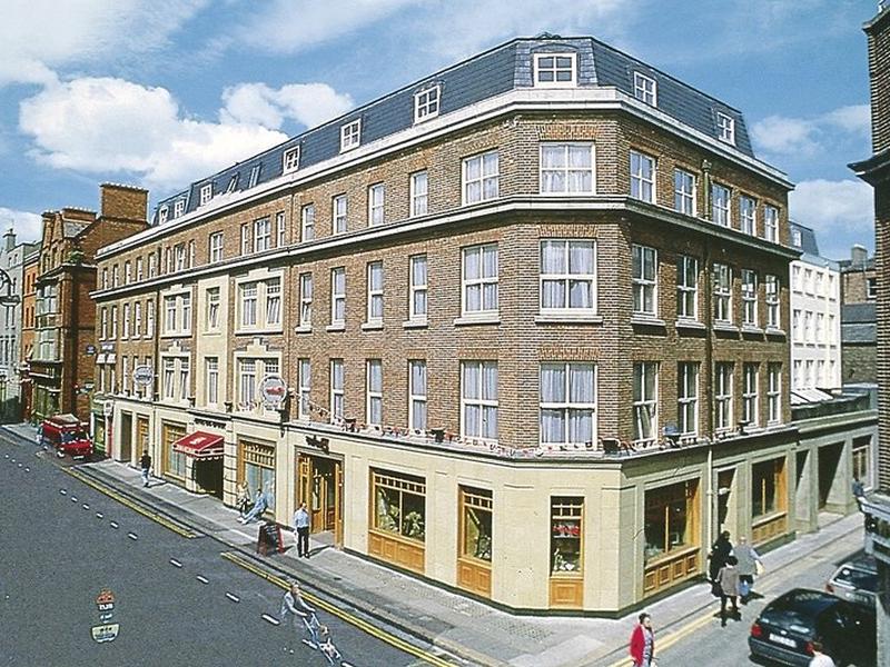 427051C6F834A5D743387FBE60403D3A