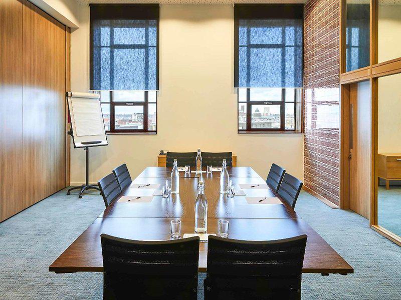 A945496A1F764A4E0D9684D1A85A44DA