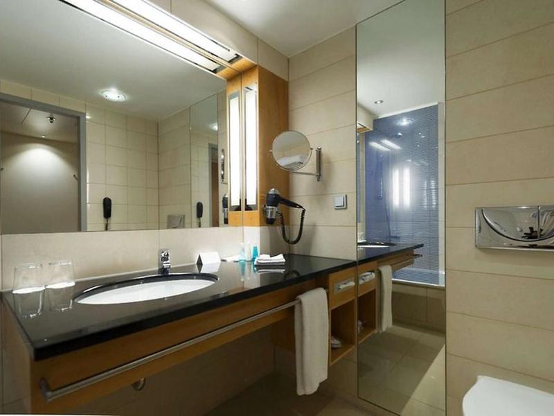 96F01EE906BBD39AA55DD0596CA529E6