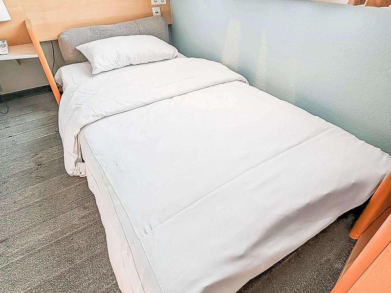 8E700AA05317173EDEED186858D1504C