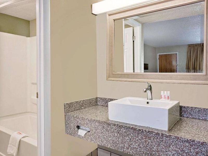 44F9F668F77E3BC36D933417E29472DE