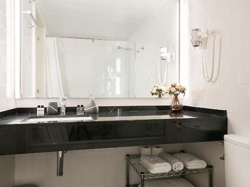 738CD323F2896334277D45F9044B3FCB