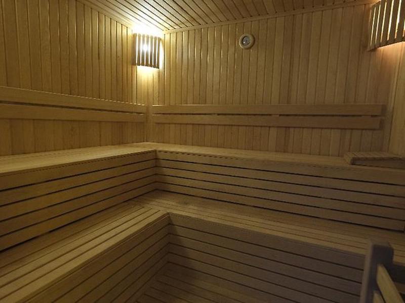 AB0C38BEBE8C9CFBB86D580AD99930D4