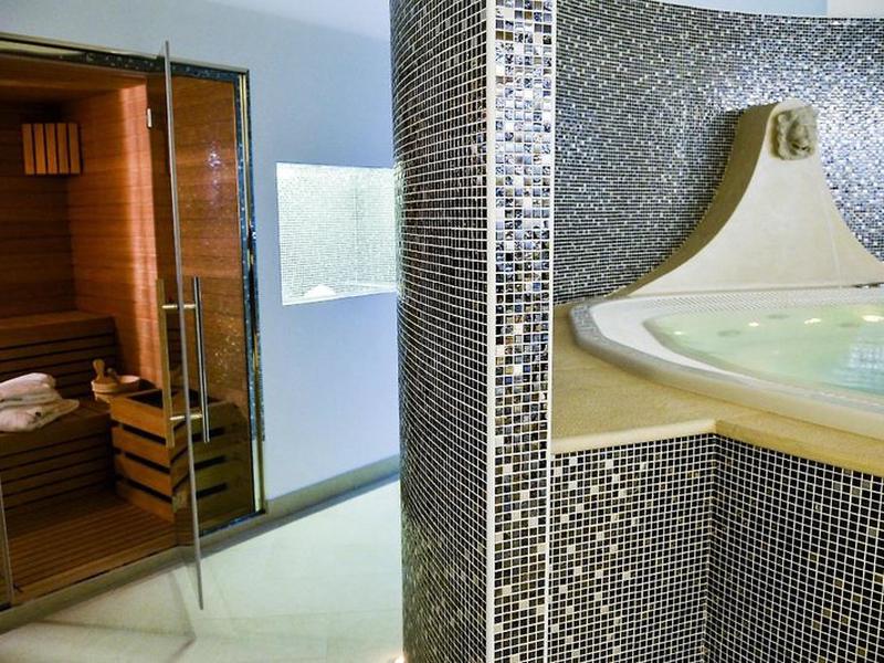 32E4699A5B758BC2E4FDEC8A6FF8BB50