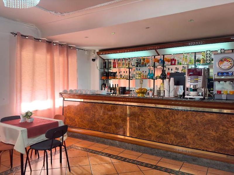 B588CD4FC1610284CE79AFF136D1843E