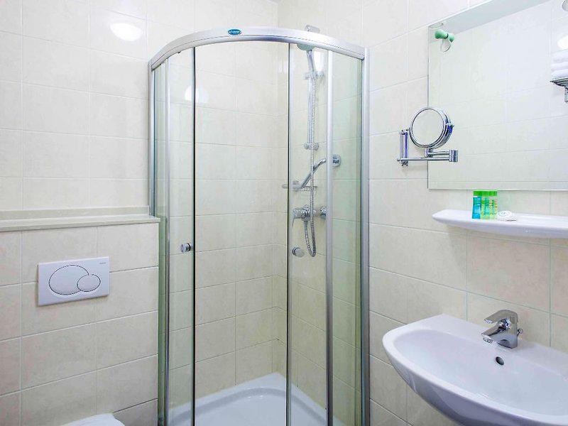 616B9730544BF8523A1196FF86FC006A