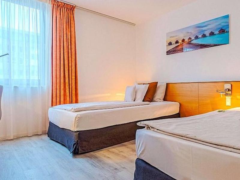 37FCC9A9E134561F77835BFF3627CEBE