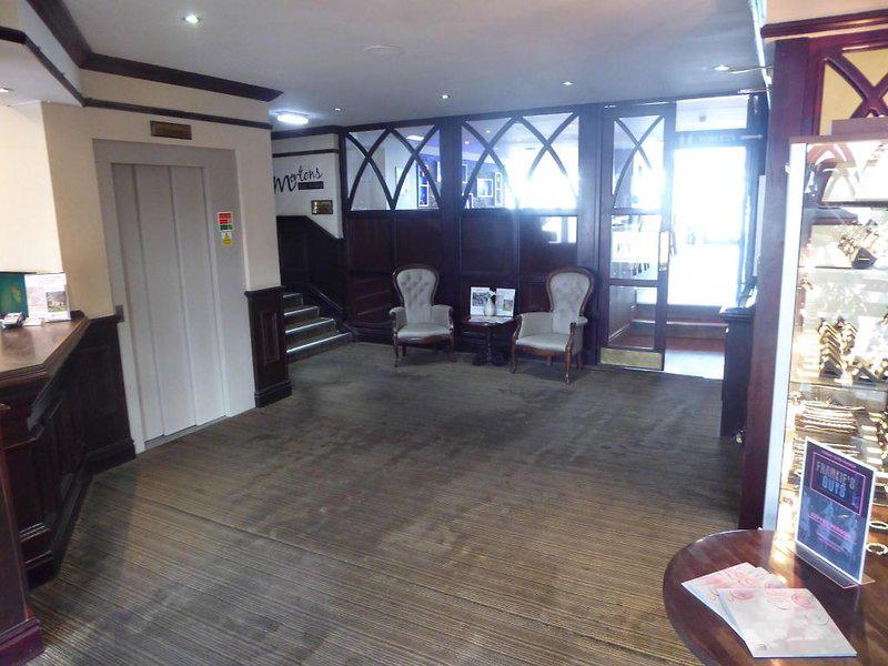 113EAE9C0325E45E4CD8FC0F2850FC2D