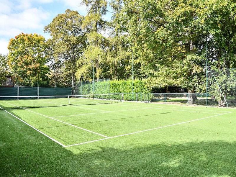 F33F8A6089D2AD350B9A7FDEB37BB618