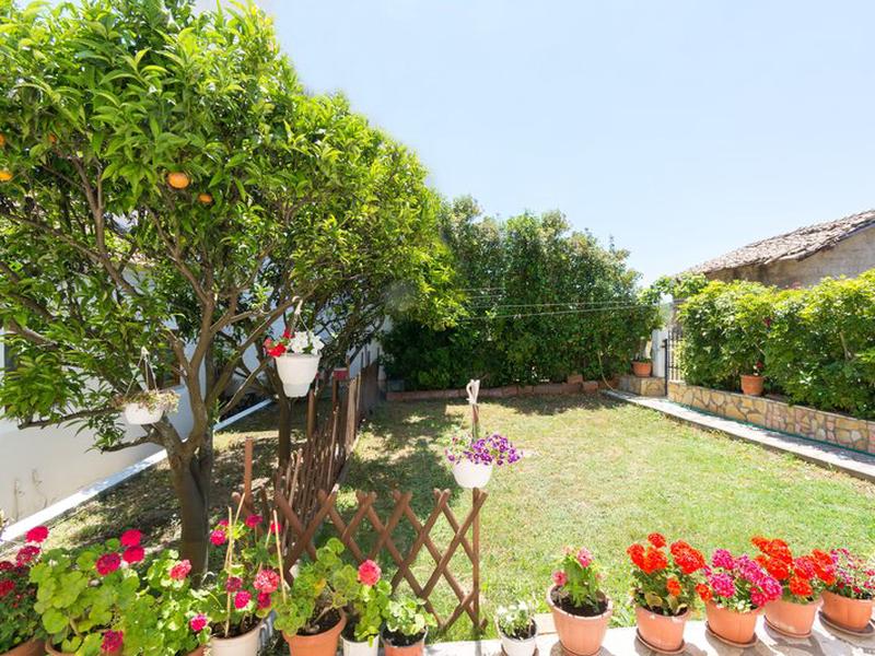 EAB618522023A32D6CA5EF28FFEA1268