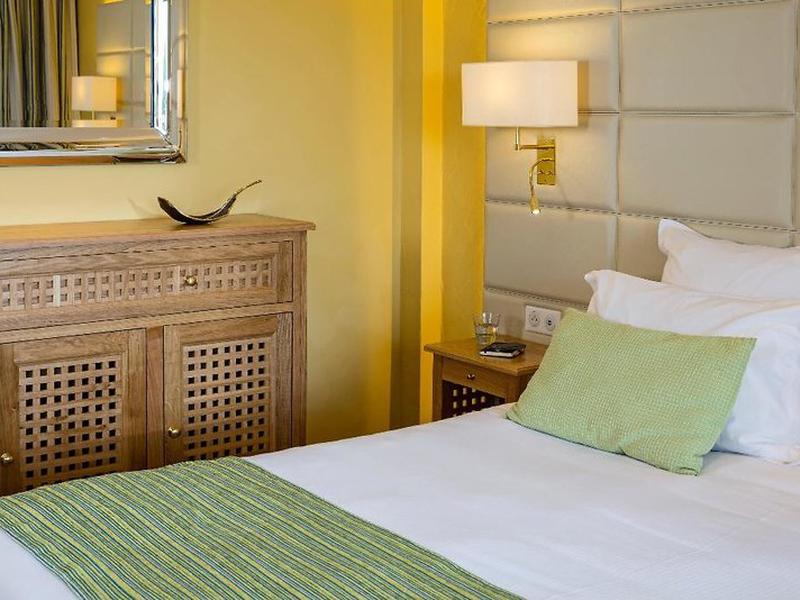 FEE36225856C4BC40D988638B3E4D7D6