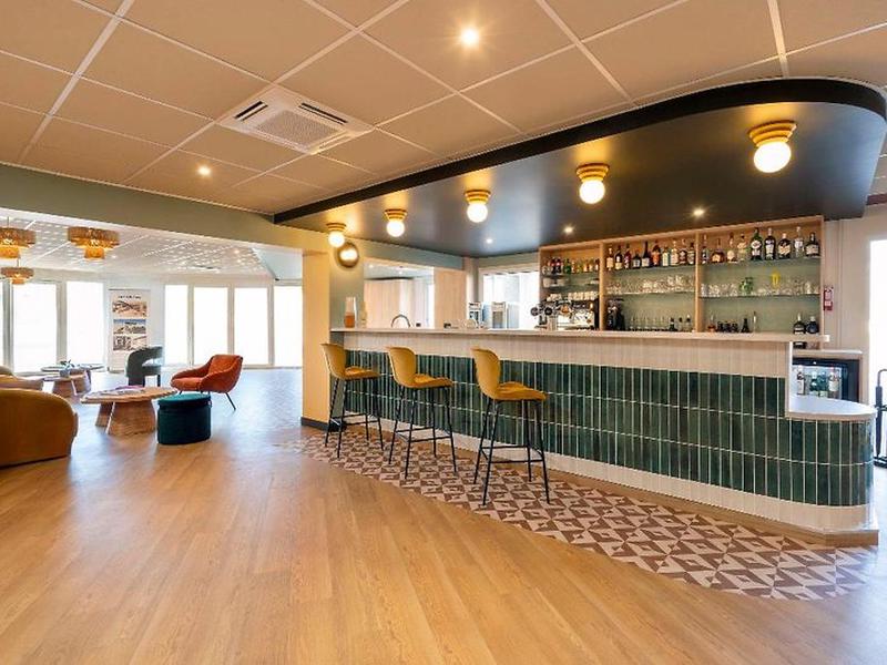 9049449736F1894184D94C2BAE83D5CA