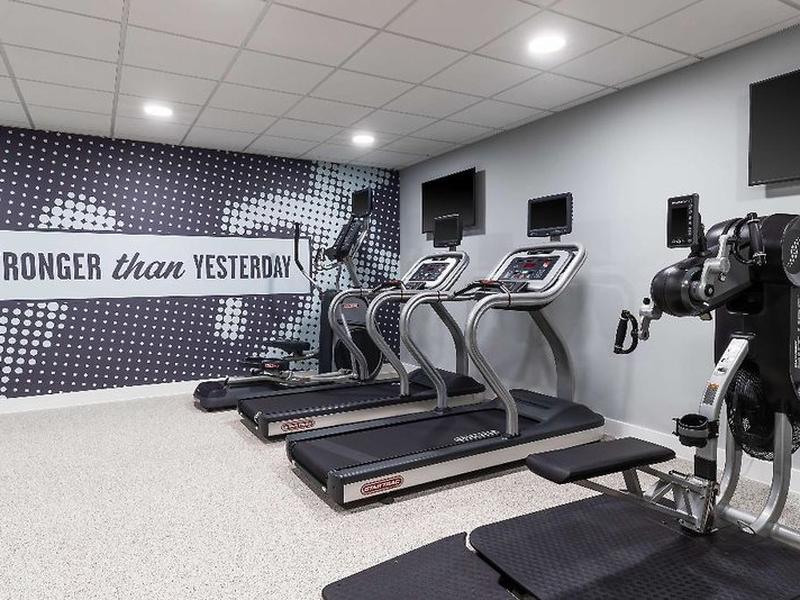 127E12C81FB5A95F592DDDA4A1A8AF2E