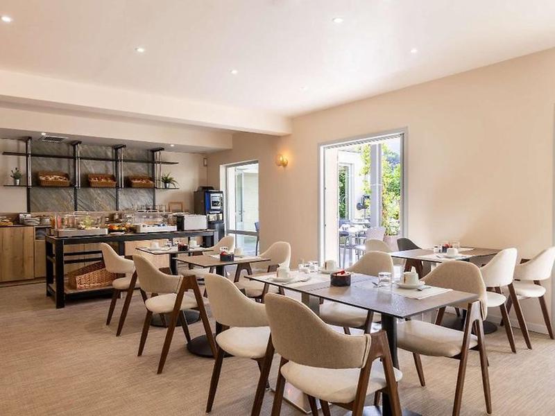 B84EEE9E4605208752F49E4F42672D62