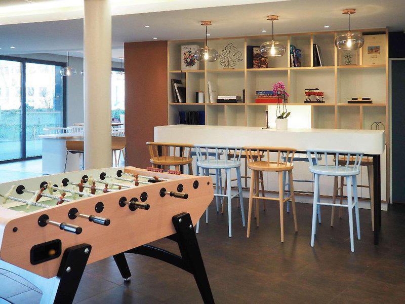 56497CCE844D70A6C18F9F4DA4AEC19F