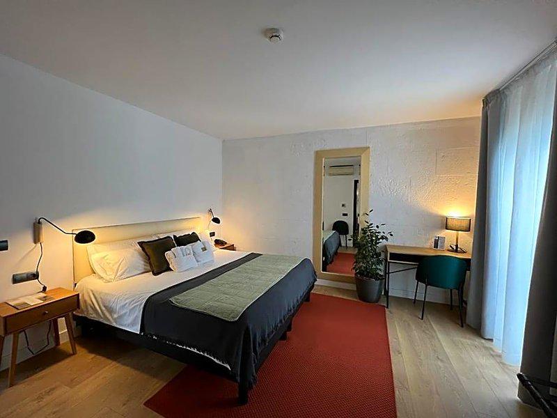 63B9DFB085E628B45F1ADFC2BCCC1D25