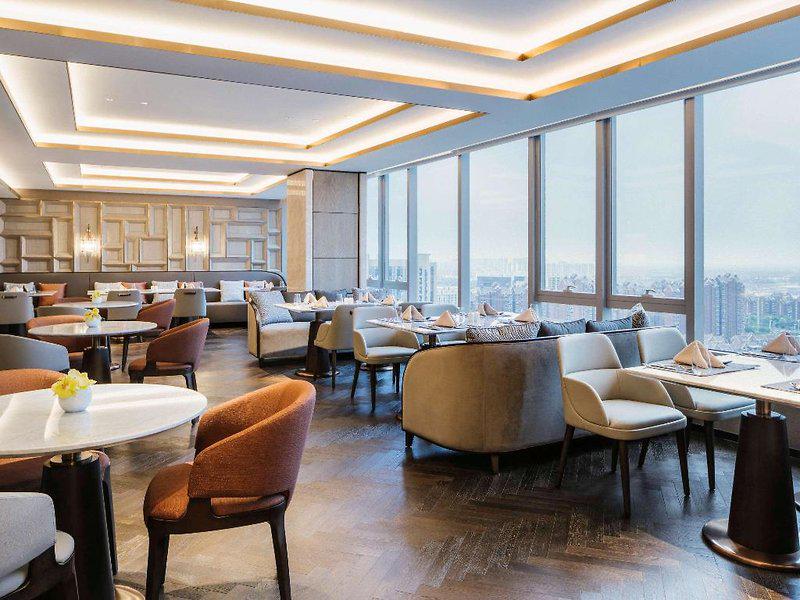 B1546F4E515EC4FFDAF6FF597A382E7E