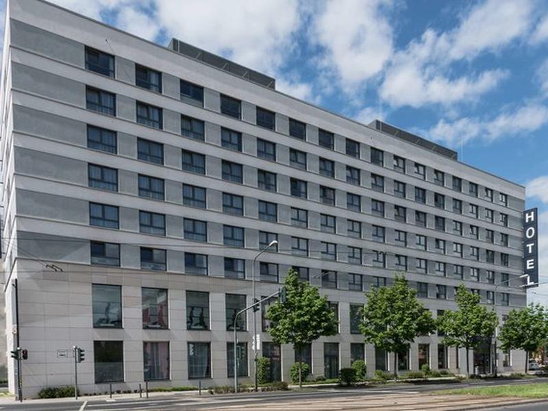 11CEB3754A9EFD22638CF5AA4B48F463