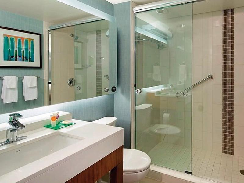 E86C1651DEB6496CA5DD748A5FB87E95