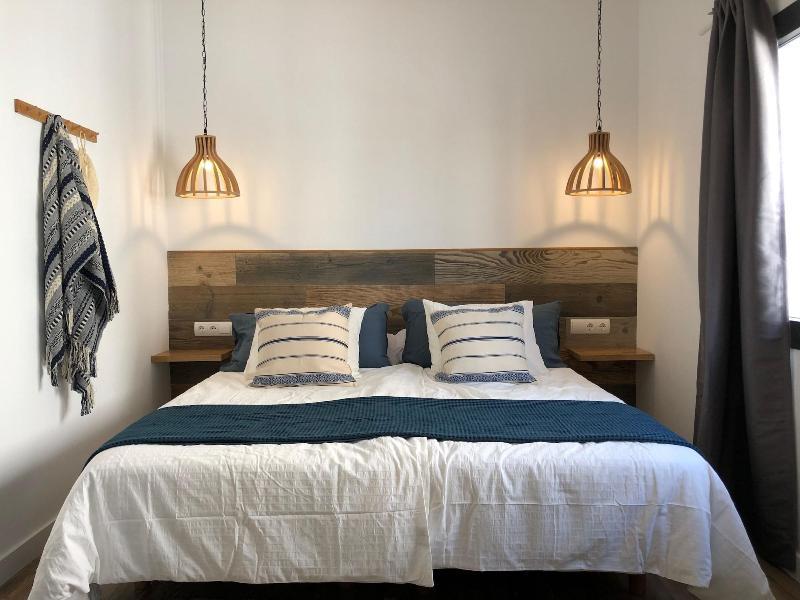 21963501DEDC26B2B4FDF9EEE6810495