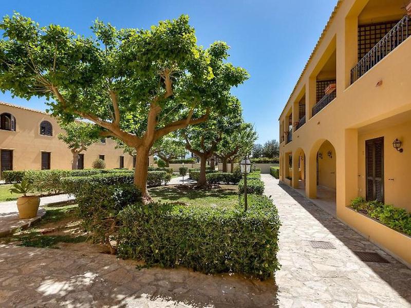 F38D40A70D8178BC31038D1C6AA0EC1D