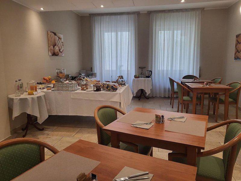 D8AE7213B05C43EF6C168F174BB66ECD