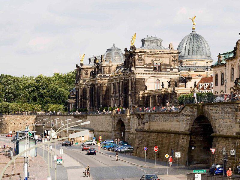 BE0BA0D09BF8A05A8716332BA1D61B26