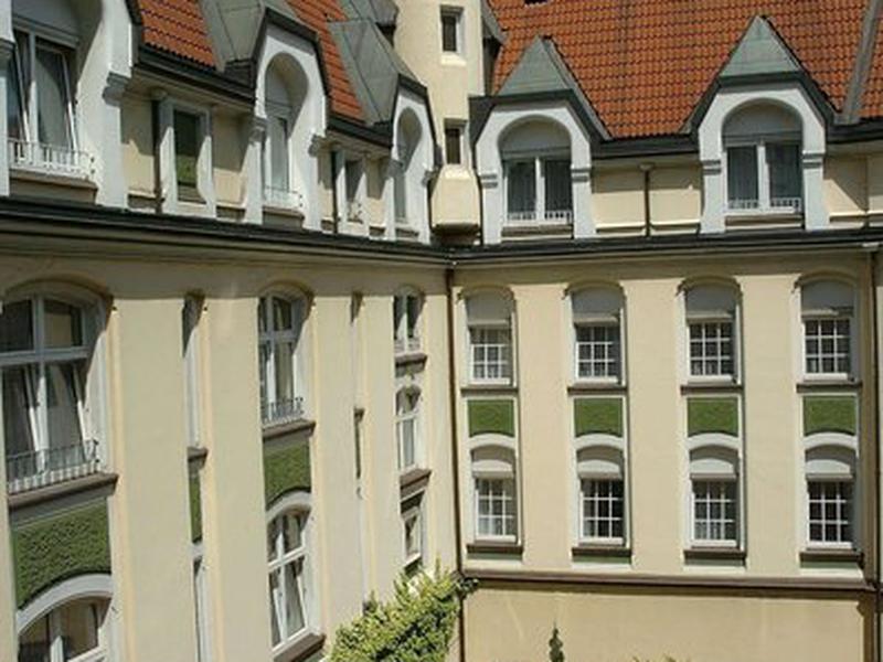 5DAA6B27FA2E84E839190F485F2EB677