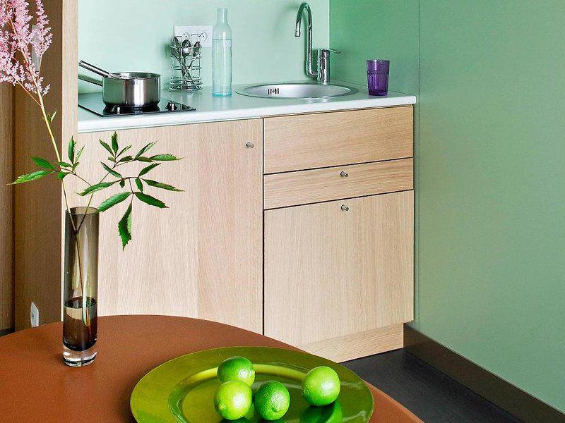 B10809B49DABC3E428B94F76974FEA4A