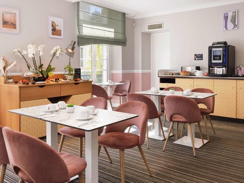 4ED9841084DCC546609E33D52F5DF737