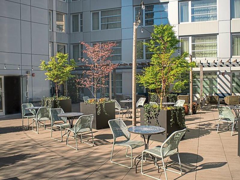 EE4FF8C7975051EA3FDF4D68B1FAD910