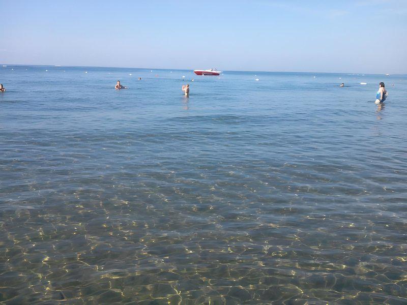 09451AC185FDB91FC7A52F70362C9037