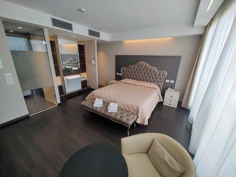 E6650B0CF63F04ADC14D8B5CF18D86B4