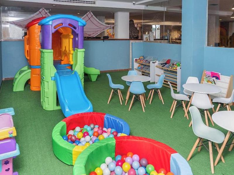 AFBC00AAD28CCEAA426E552FA216B40E