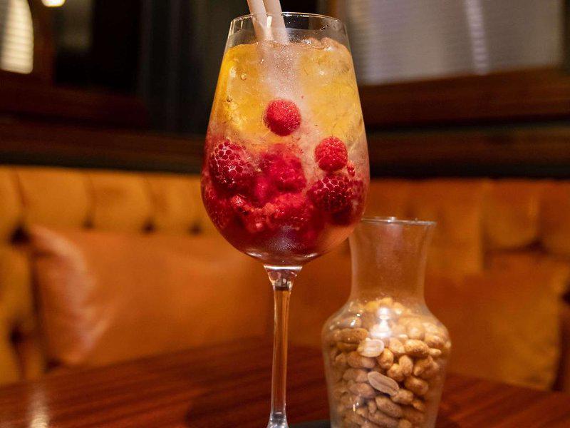 EEBE3976679C40FE192C83E54DE84BC0