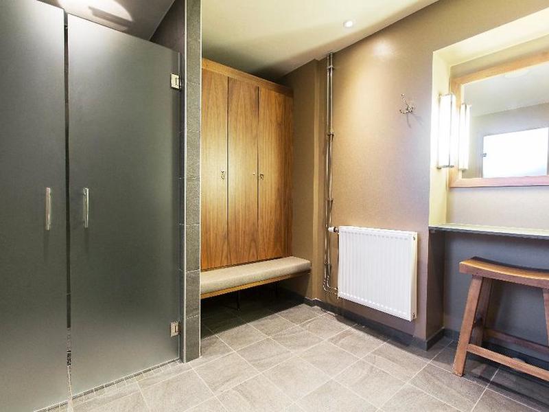 E87319B6FD0BDC9754812432AF103381